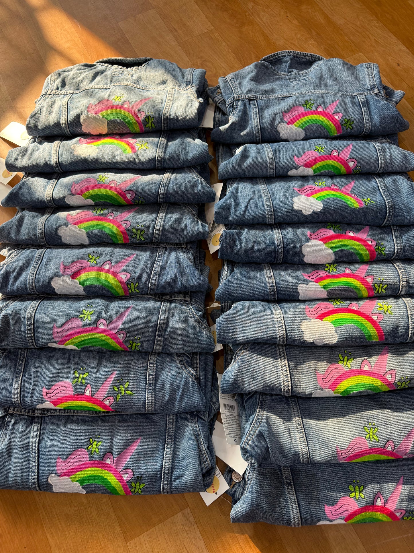 Hand-Painted Denim Jacket – Custom Illustrated Artwork